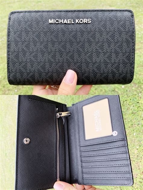 michael kors small wallet women.